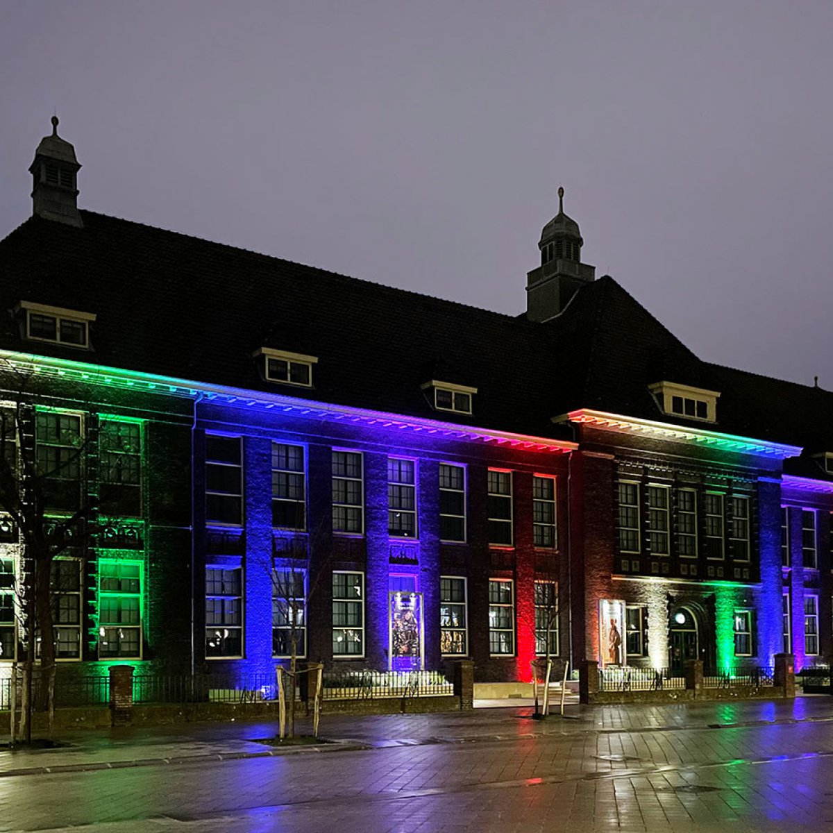 ROC van Twente viert 'Paarse Vrijdag' IAA Architecten