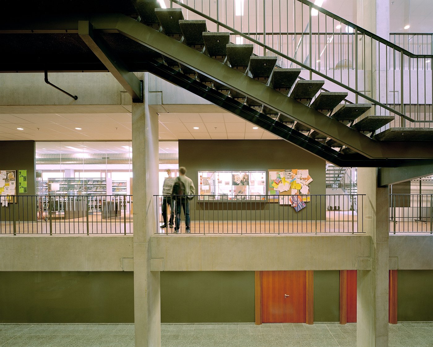 trap bibliotheek kantine